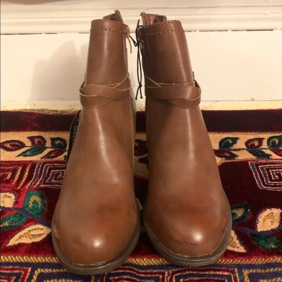 Women’s brown boots size 8 - Picture 1 of 5